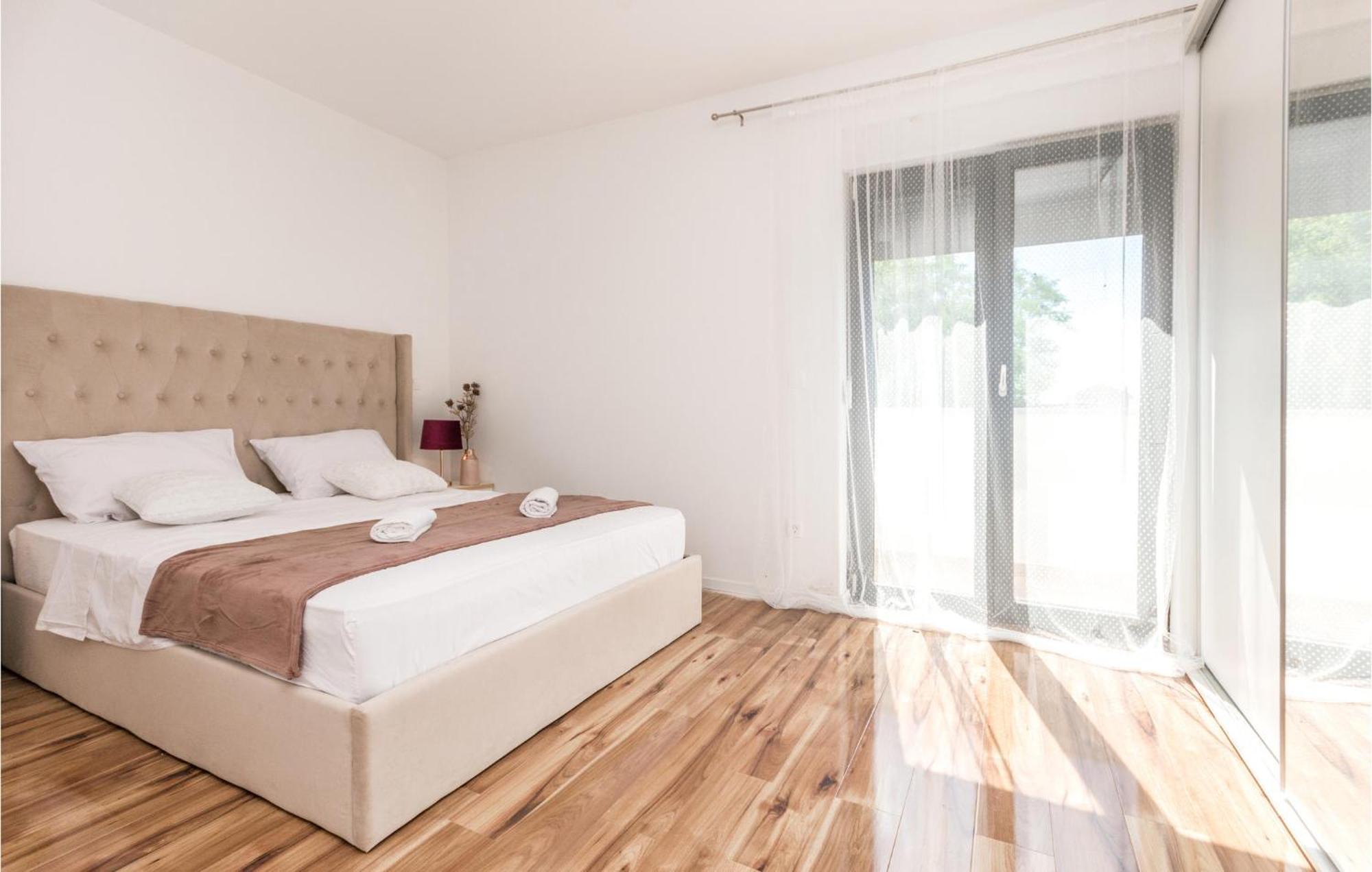 3 Bedroom Beautiful Home In Rastane Donje Donje Rastane Buitenkant foto